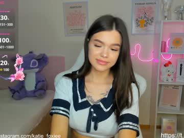 girl
        katiefoxie cam image #5494591