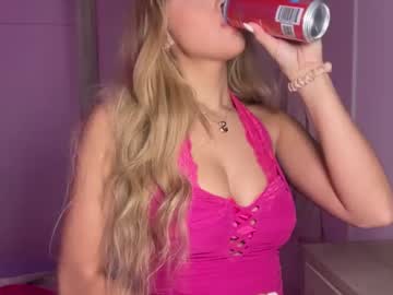 girl
        sarahjonesx cam image #6121901