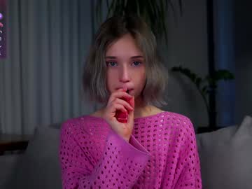 girl
        taitehambelton cam image #5479360