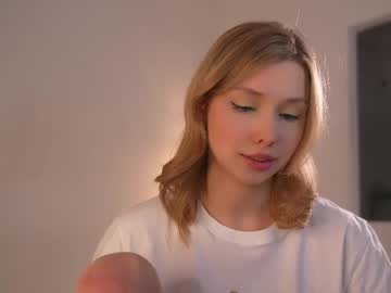 girl
        april_blush cam image #6756651