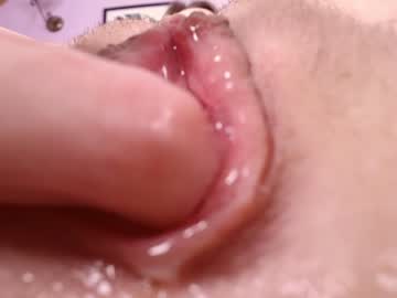girl
        courtney_luv cam image #1338403