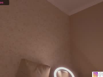 couple
        bzzzme cam image #3466594