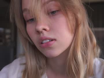girl
        bibi_it_is cam image #668851