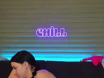 couple
        meowluv cam image #5796044