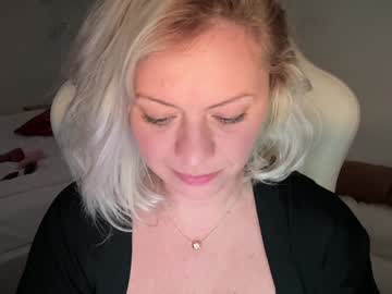 girl
        kiradivine cam image #6553569