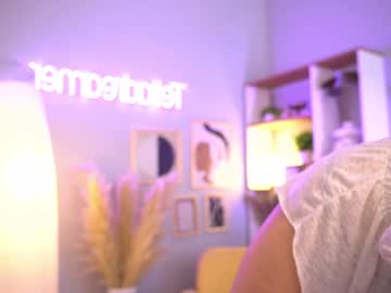 girl
        telladreamer_ cam image #5983943