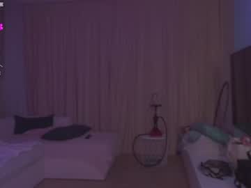 girl
        aveksmr cam image #141279