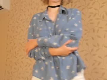 girl
        juliesalazar cam image #1896140