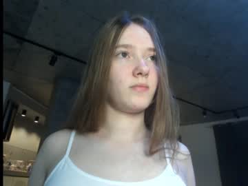 girl
        mysat cam image #188895