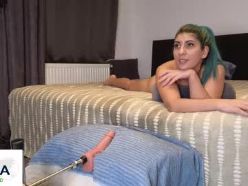 couple
        lenoreandjasonsroom cam image #6115806