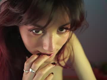 girl
        greeny_mat cam image #5533995