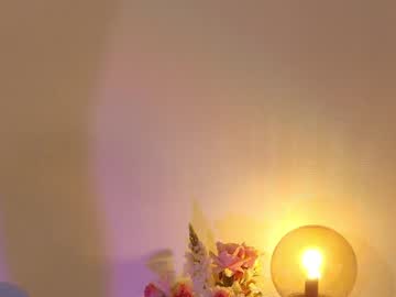 girl
        annesense cam image #1139061