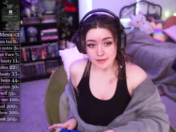 girl
        evelynpiers cam image #3940209