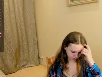 girl
        maryrogersa cam image #2254556