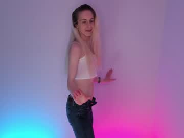 girl
        girl_i_am cam image #915019