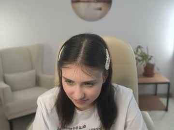 girl
        sunn_beamm cam image #6305122