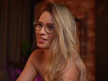 girl
        brandywhite cam image #4468063