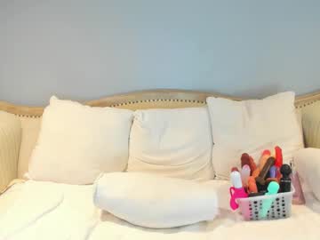 girl
        eatmygingersnapps cam image #5570263