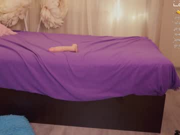 girl
        chery_lady22 cam image #1479604