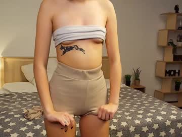 girl
        silverdaunt cam image #5794723