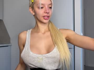 girl
        lesi_moonie cam image #6780146