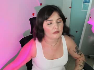 girl
        jennie_berry cam image #4911512