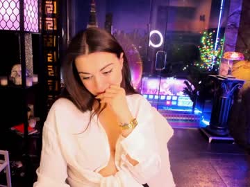 girl
        alma_pearl cam image #1127809