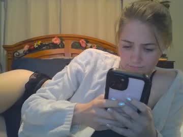 girl
        katynowhere cam image #5996588
