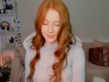 girl
        madeline_jackson cam image #2239460