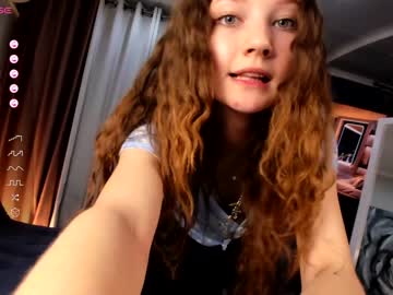 girl
        alisevine cam image #3729669