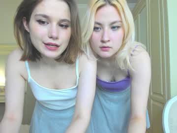 couple
        aurora_allen cam image #765619