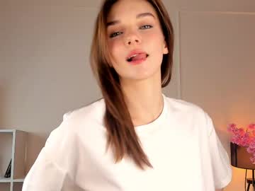 girl
        cwenbrayton cam image #6504530