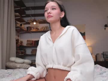 girl
        riskyproject cam image #5535541
