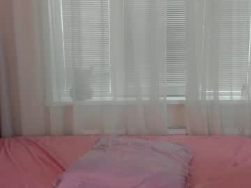 girl
        angelina_new cam image #1931962