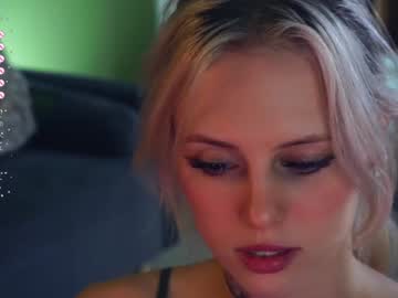 girl
        audreycarvin cam image #5003609