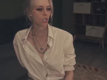 girl
        audreycarvin cam image #3601485