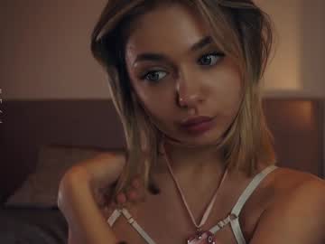 girl
        mildredgarrett cam image #5912740