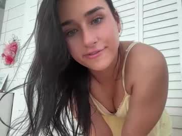 girl
        adorablair cam image #5699282