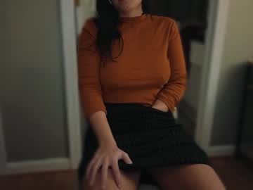 girl
        cozyvibez cam image #1075379
