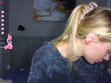 girl
        callme_star cam image #4341629
