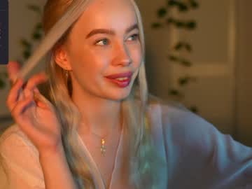 girl
        mother__of__dragons cam image #3113631