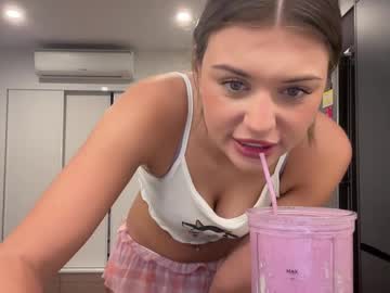 girl
        cassies1 cam image #5514521