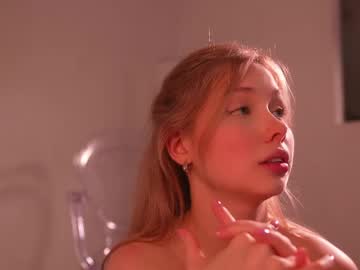 girl
        april_blush cam image #6562044