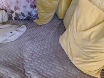 girl
        juicy_peach88 cam image #576561