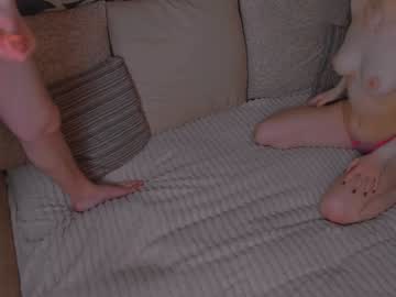 couple
        baemolly cam image #5649074