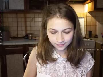 girl
        mekyy_no_neko cam image #2278872