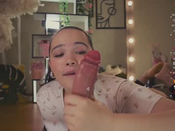 girl
        chery_lady22 cam image #5594579