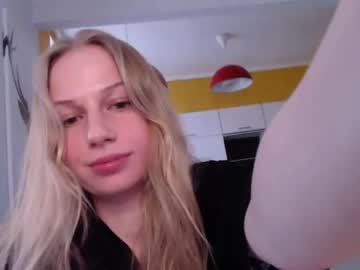 girl
        magic_couple13 cam image #1101093