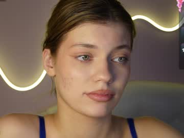 girl Live Cam Girls Love To Strip Naked For Their Viewers with victoriabeverly