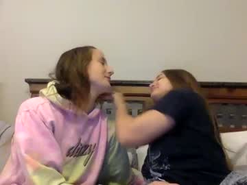 girl
        tanawaters cam image #46983
